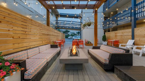 Surfland Hotel